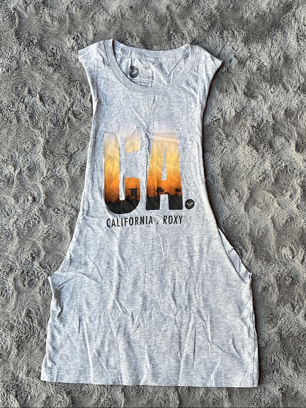 Roxy Women’s LA Graphic Muscle Tee in Heather Gray with Sunset Print